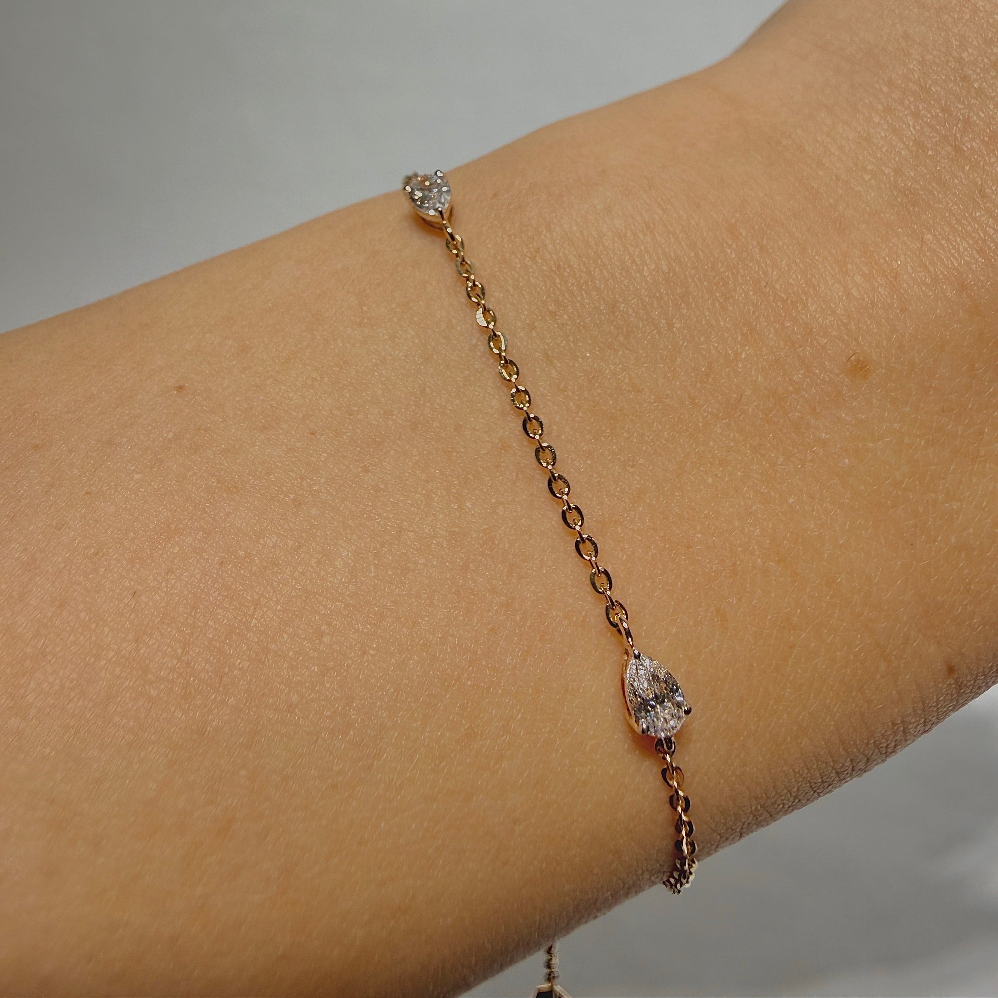 Eternal Pear East-West Chain Braceket