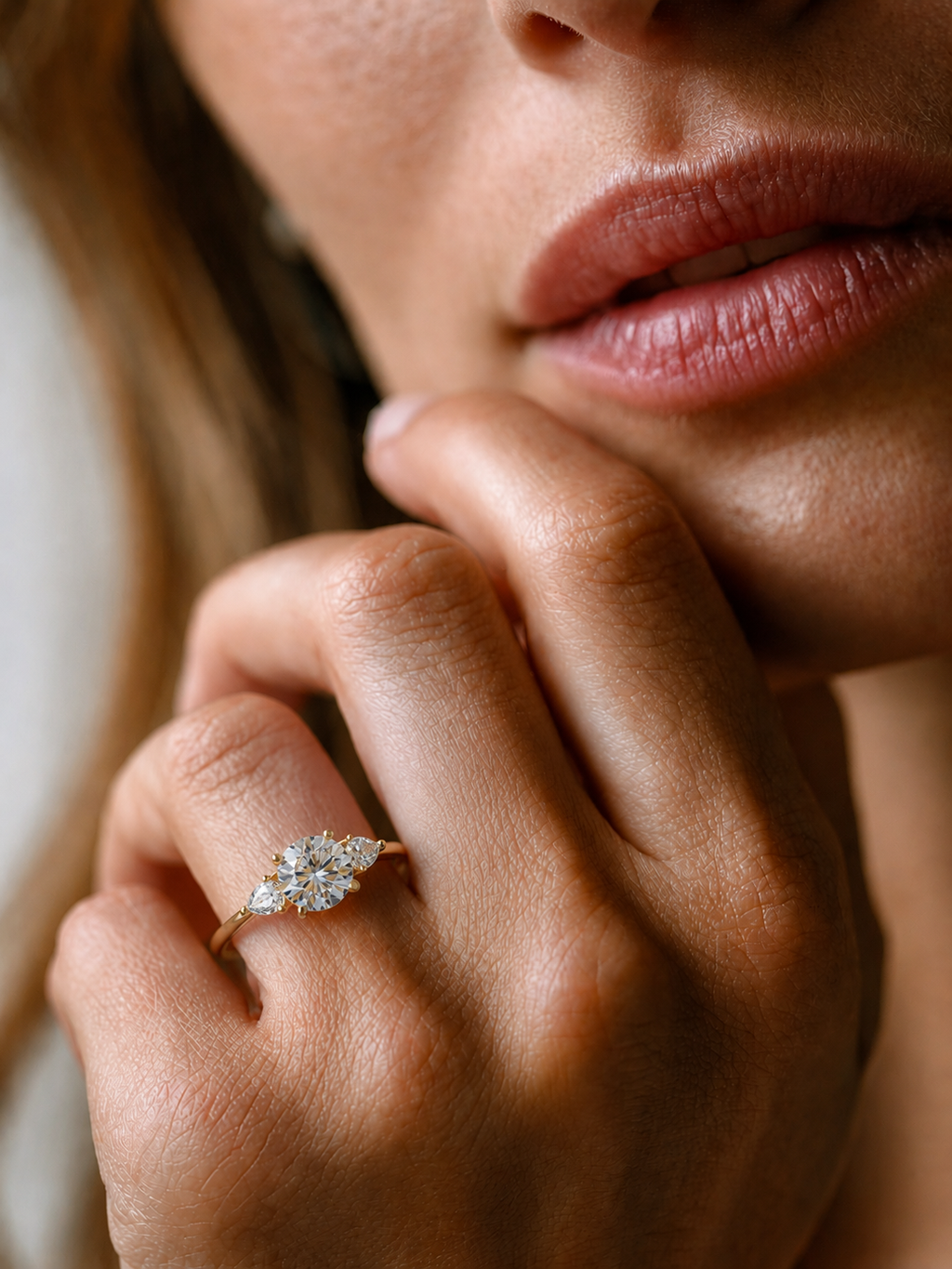 LR00580 emerald three-row pavé engagement ring model image