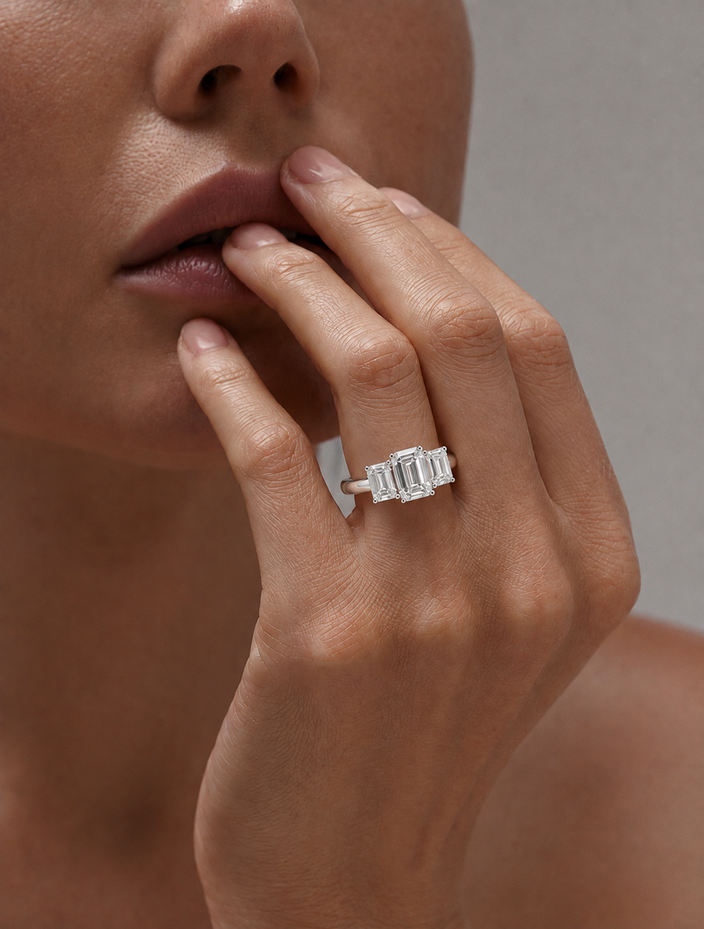 LR00582 pear mixed side-stone engagement ring model image