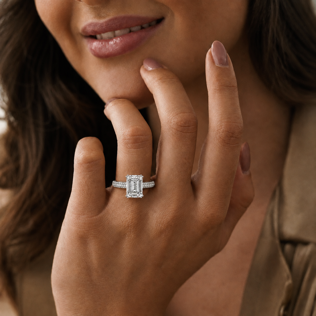 LR20328 emerald pavé engagement ring model image