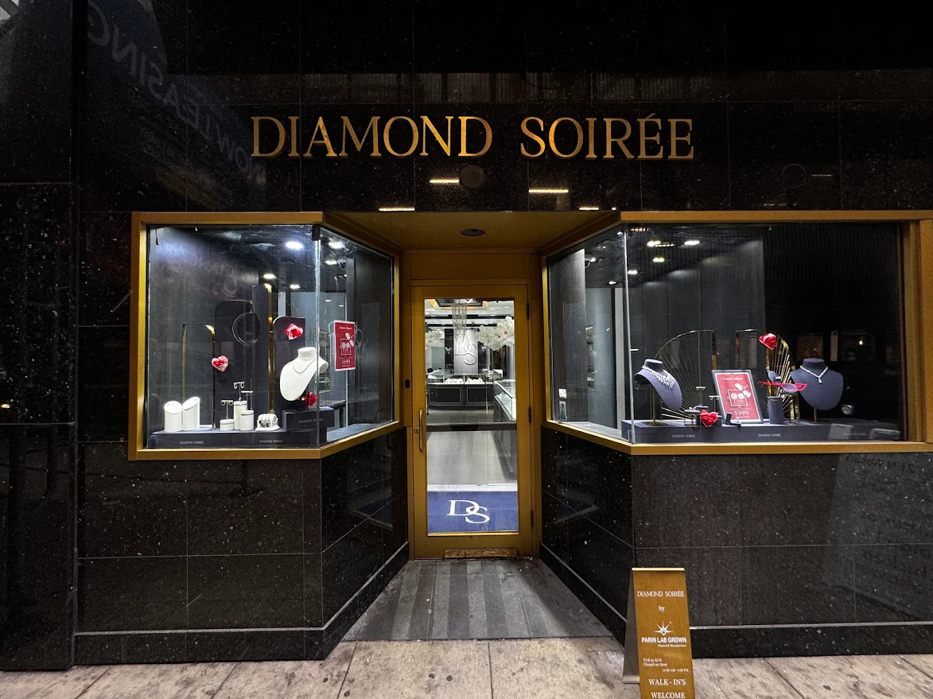 Luxury Jewelry Store Near You in Chicago